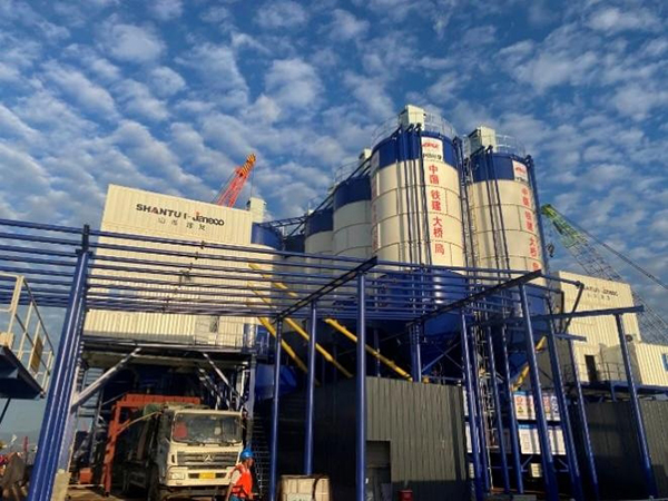 Completion of Steel Pipe Piles for Qinglongmen Bridge East Approach Bridge